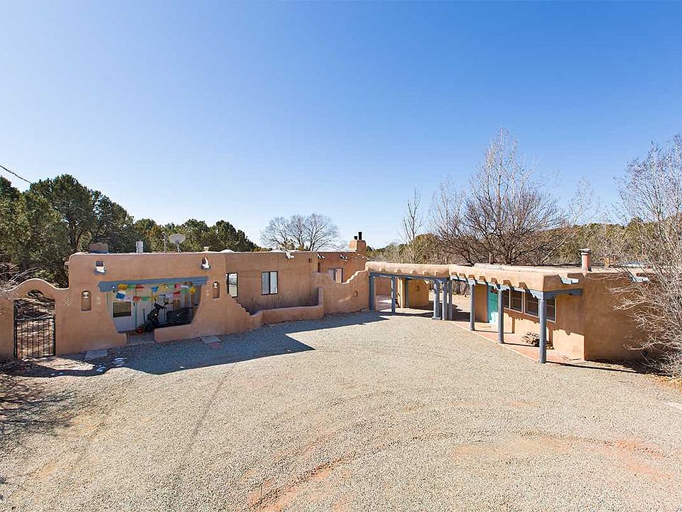 1st image of 1010 Paseo Barranca