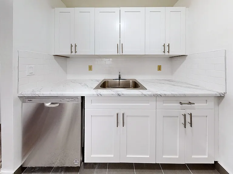 405 Sidney St — Photo 34