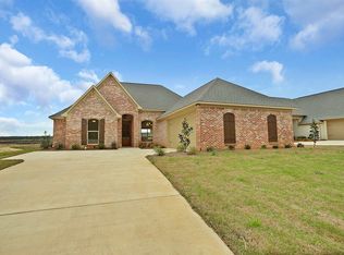 305 Royal Pond Cir, Flowood, MS 39232