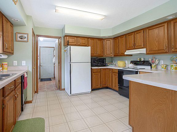 5th image of 3947 E V Ave