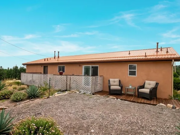 2 Walker Ct, Edgewood, NM 87015