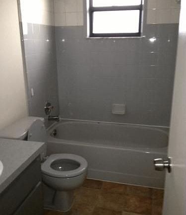 4th image of 2326 Kerridale St