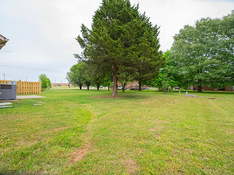 2594 Exeter Dr — Photo 28