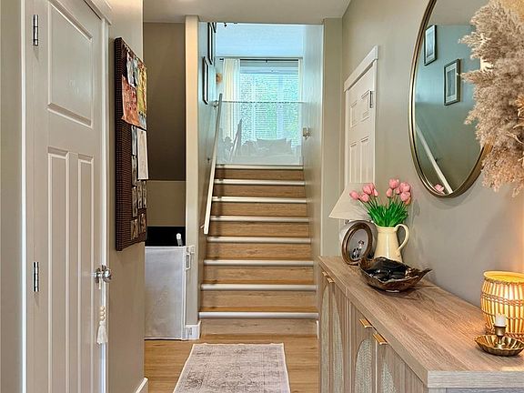 4th image of 701 McIntosh St E #34