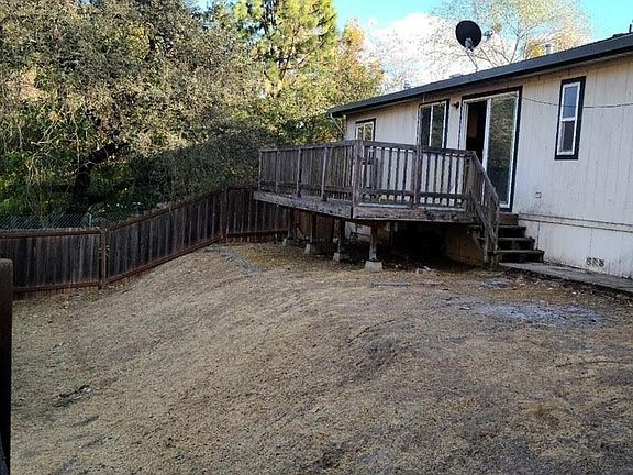 5th image of 3581 Lakeview Dr