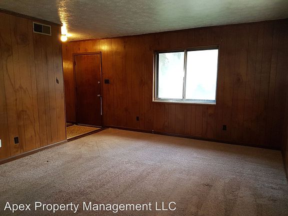 3rd image of 500 Lakeside St