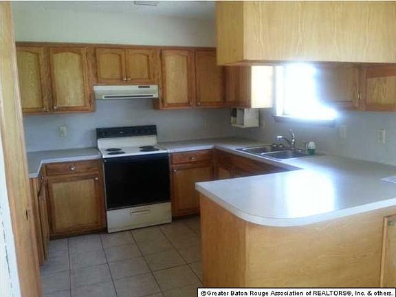 4th image of 3318 Landmor Dr
