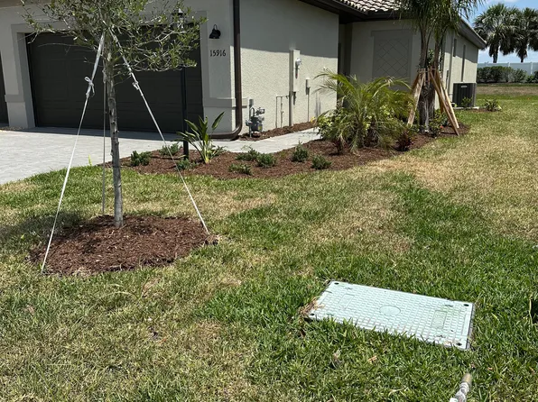 15916 Sunny Day Dr, Bradenton, FL 34211