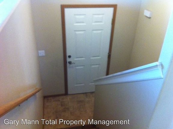 2nd image of 513 N Grape Dr