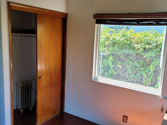 3rd image of 1849 S Dunsmuir Ave