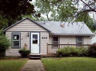 203 E Aerl St, Pontiac, IL 61764