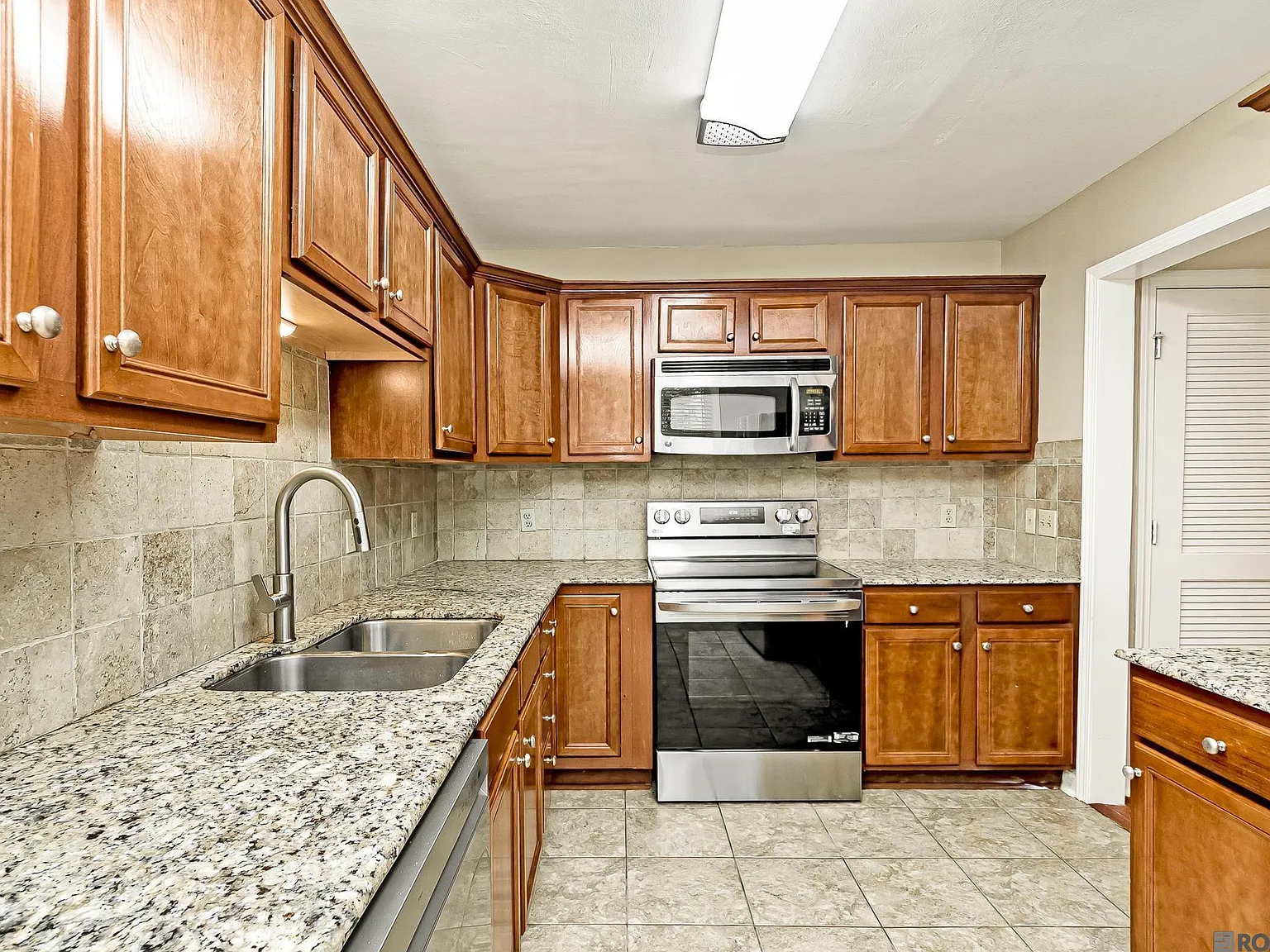 3 bed, 1706 sqft, $1,995 — Photo 4