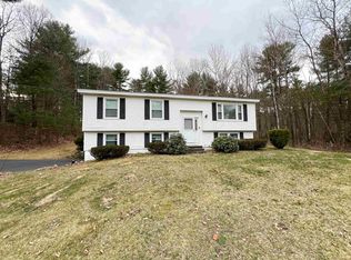 32 Turtle Crossing Rd, Pelham, NH 03076