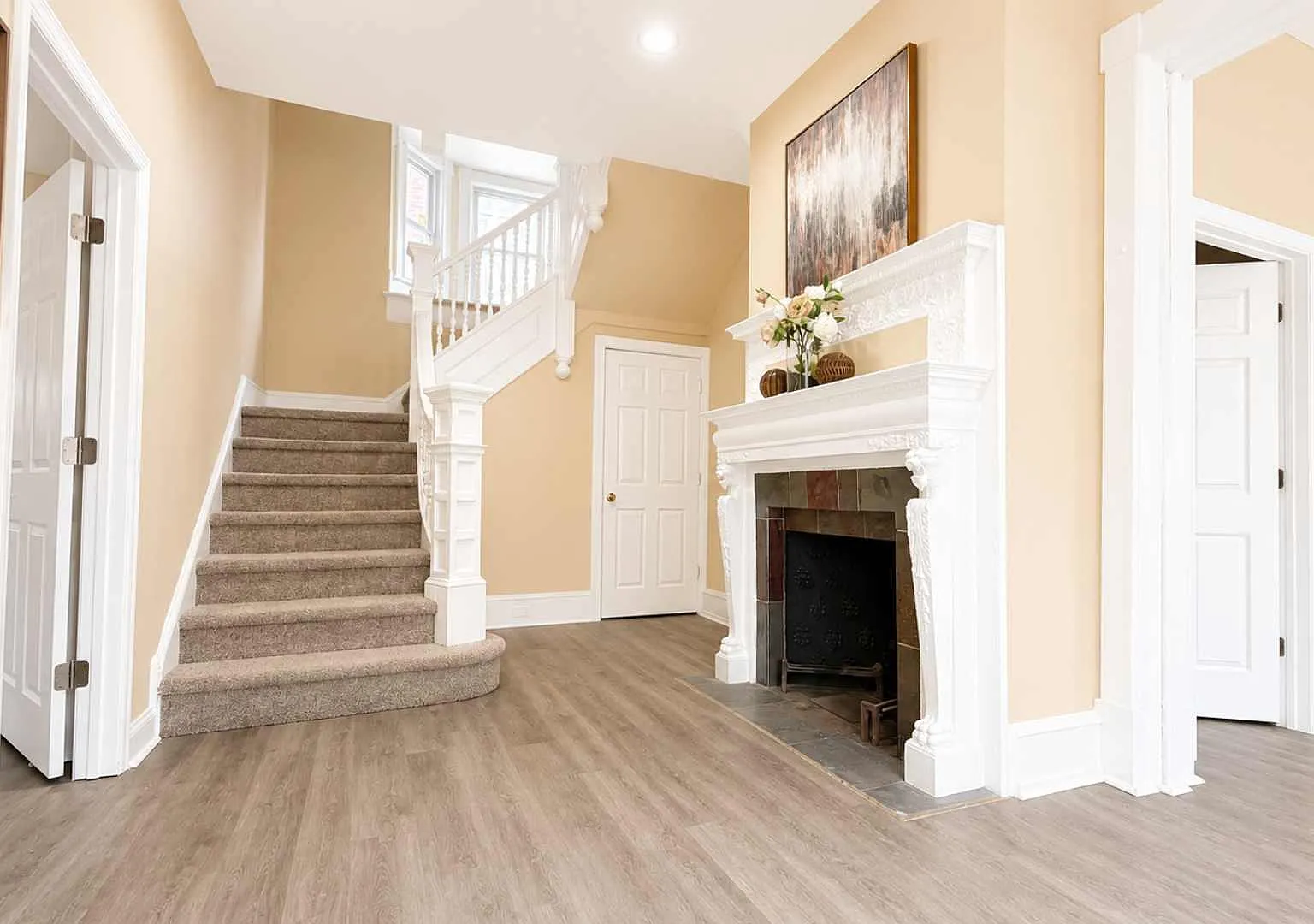 6 bed, 2620 sqft, $4,800 — Photo 2