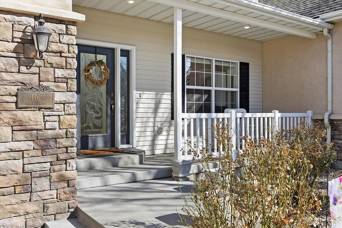 4 bed, 2930 sqft, $2,700 — Photo 3