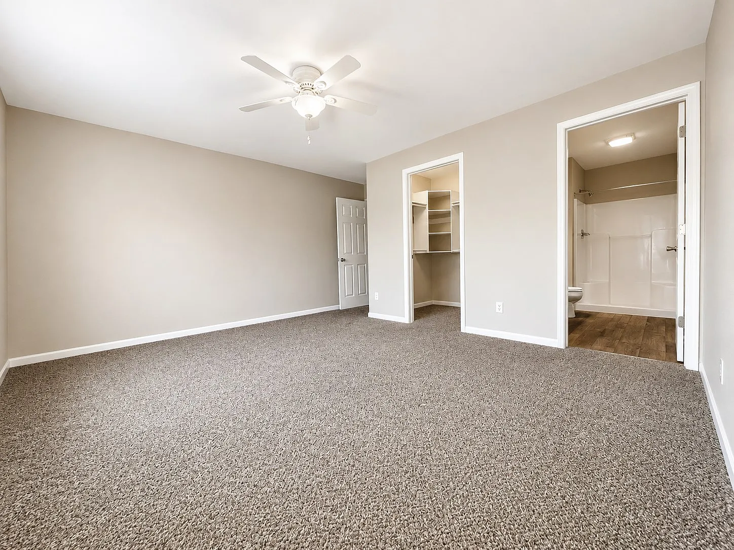 3 bed, 1689 sqft, $1,999 — Photo 4