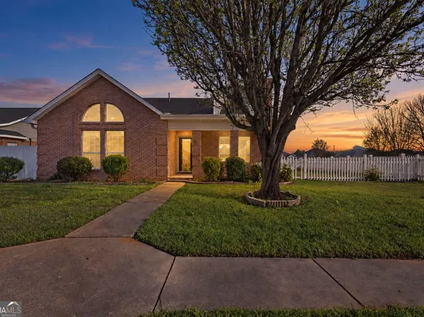 87 Park Ln, Warner Robins, GA 31093