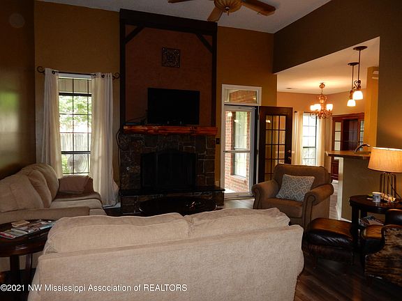 4th image of 10066 Fox Hunt Dr