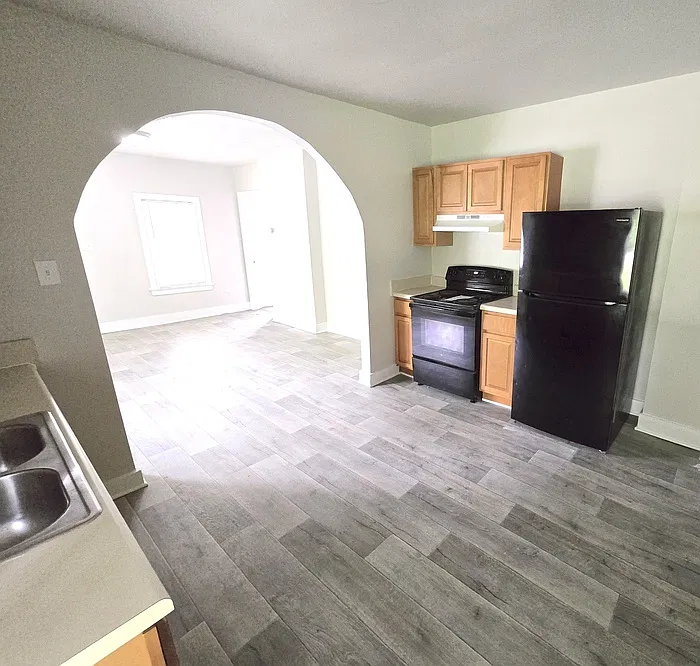 4 bed, 1.0 bath, 1104 sqft, $1,495 — Photo 4