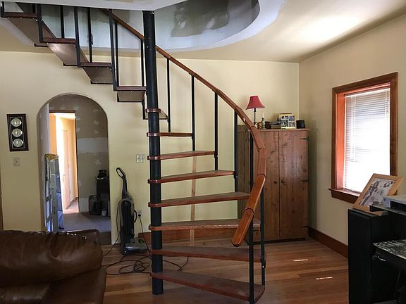 4th image of 2320 Wylie Ave