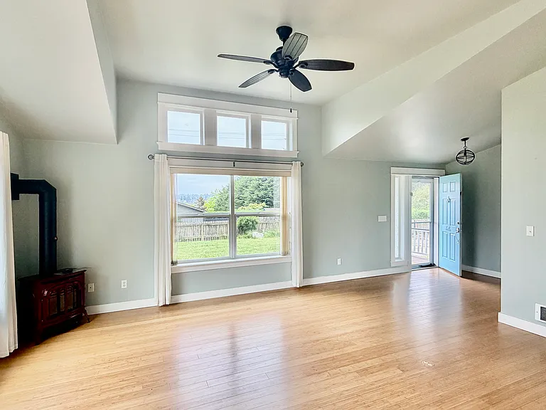 5469 S Shore Dr — Photo 10