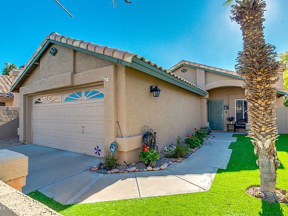 2nd image of 80 S Cypress Ct