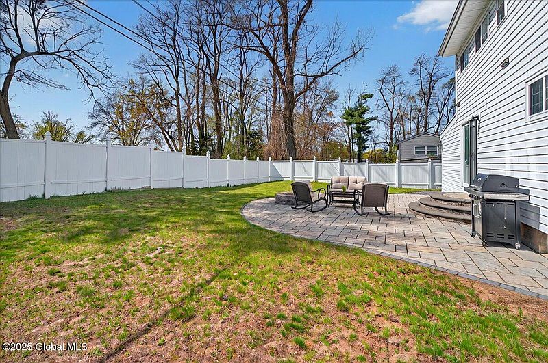 5th image of 11 Red Fox Drive