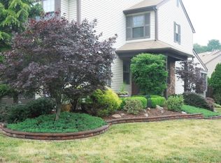 34 Bayberry Dr, Somerset, NJ 08873