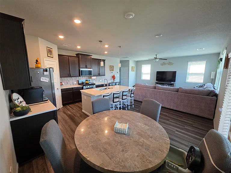 7010 Silverleaf Oak St — Photo 19
