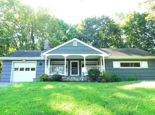 2 Honey Ln W, Miller Place, NY 11764