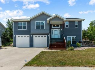 4723 Coal Bank Dr, Rapid City, SD 57701