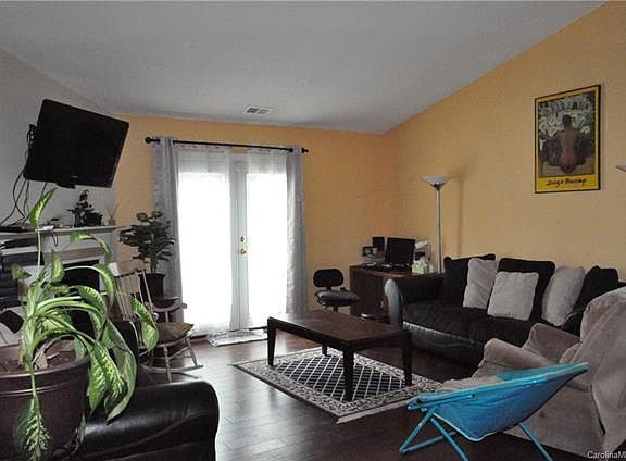 4th image of 2631 Nicolet Glen Dr