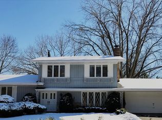 15427 Holdridge Rd, Wayzata, MN 55391