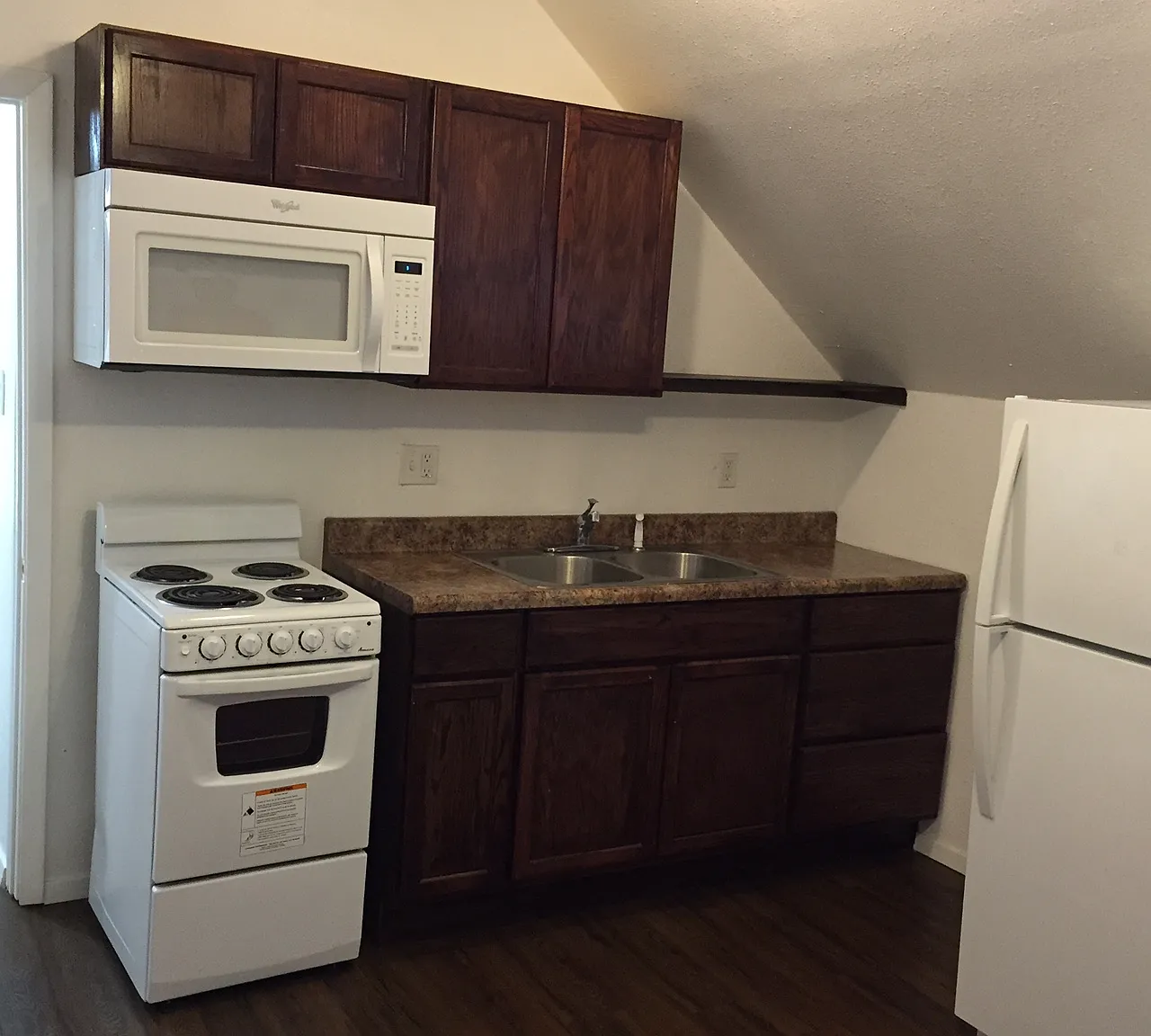 Studio, $749 — Photo 3