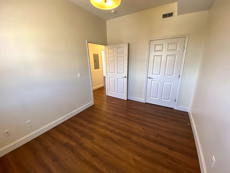 16 N Congress St #302 — Photo 7