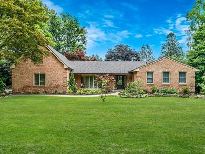6 Memas Court, Dix Hills, NY, 11746