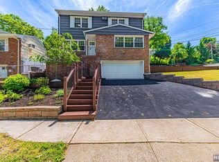 620 Oak St, Ridgefield, NJ 07657