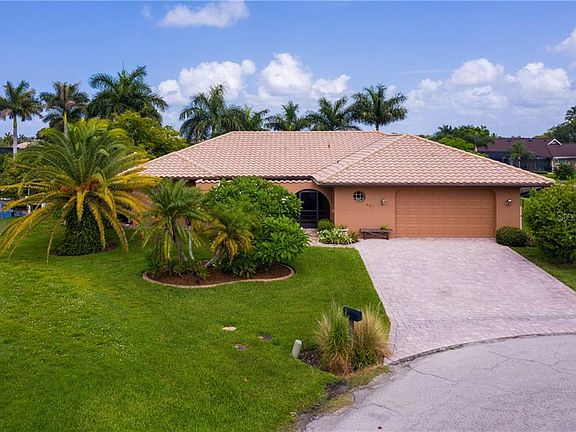 2nd image of 601 Santa Margerita Ln