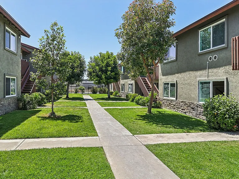 Newly Renovated 2 Bed/2 Bath El Cajon — Photo 11