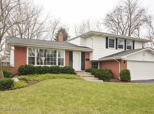 715 E Crestwood Dr, Arlington Heights, IL 60004