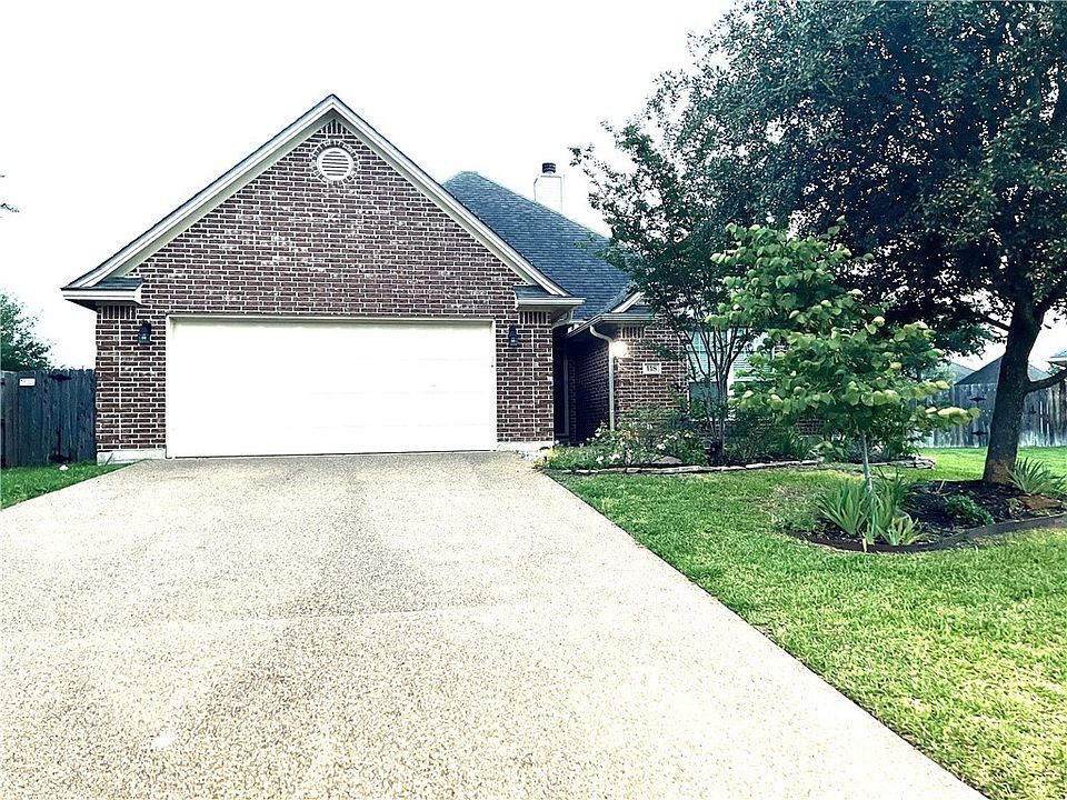 1st image of 118 Walcourt Loop
