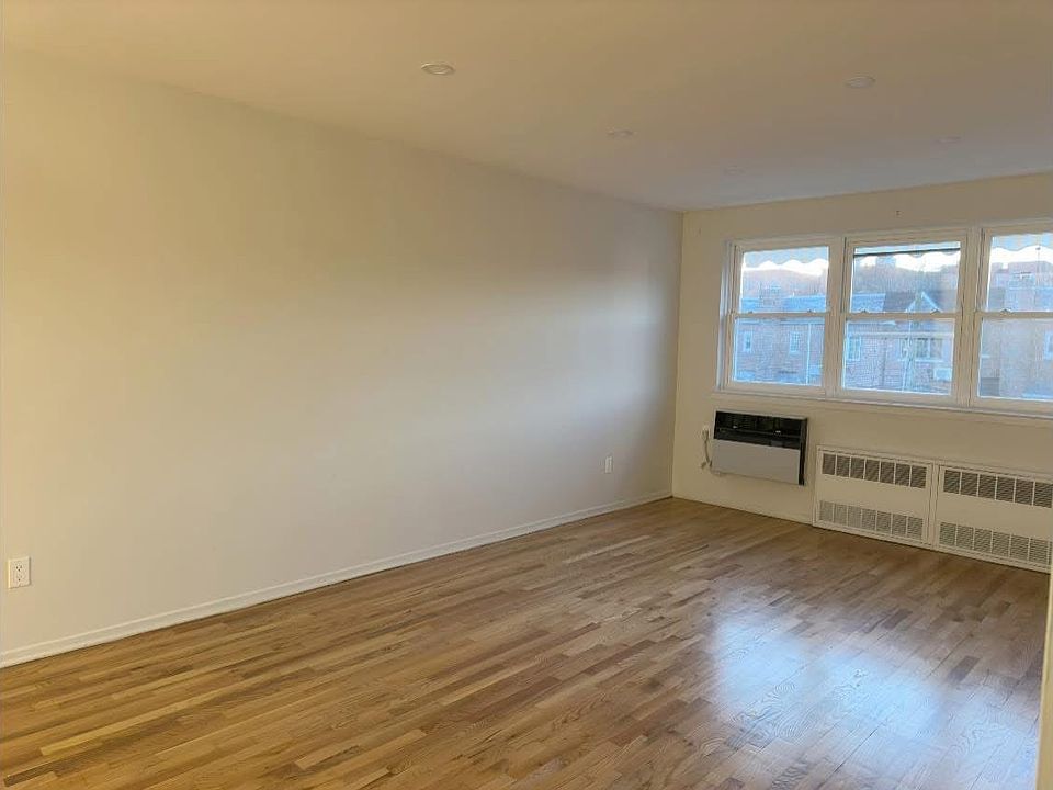 1st image of 2155 E 24th St #3