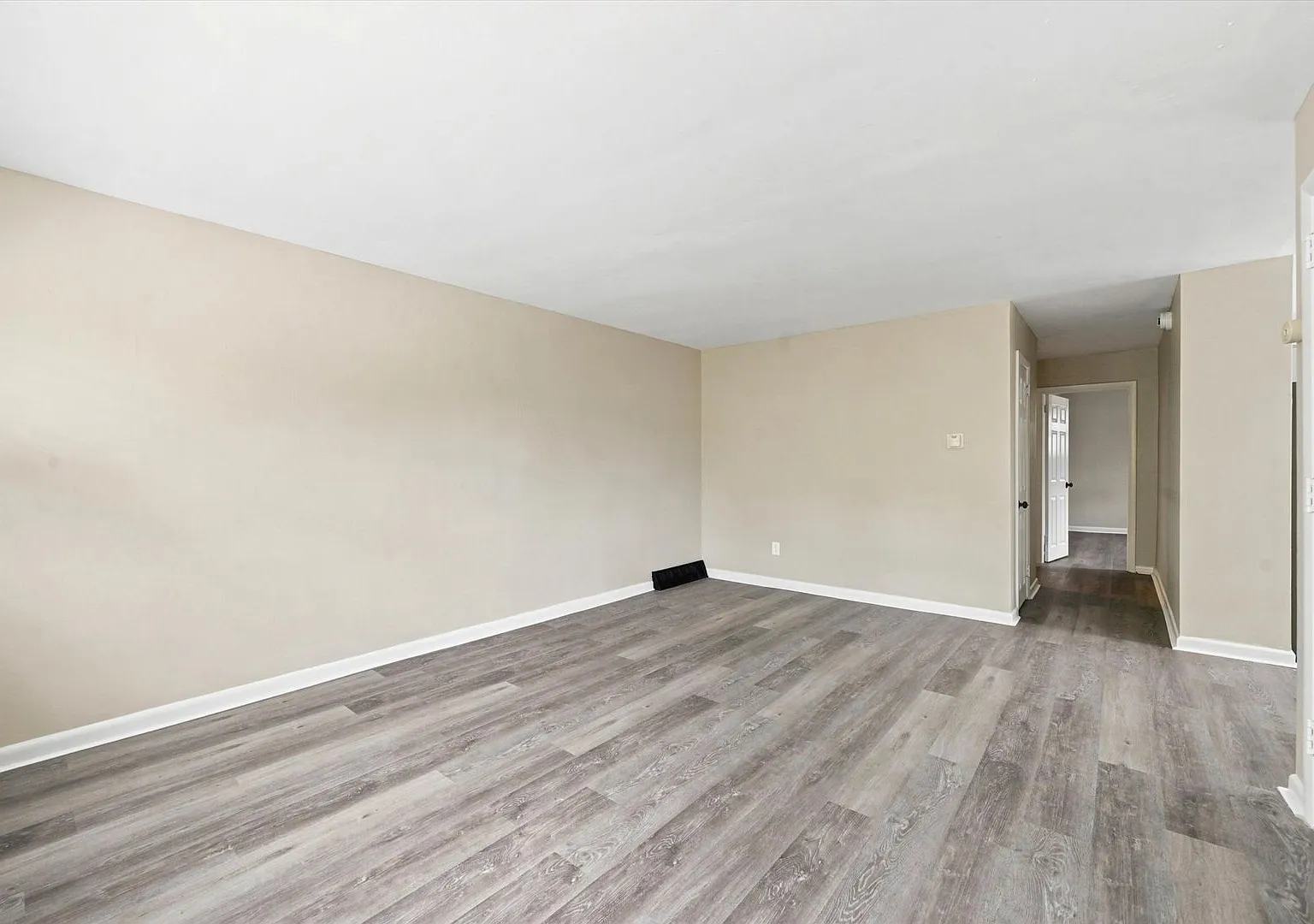 418 W Jefferson St — Photo 2