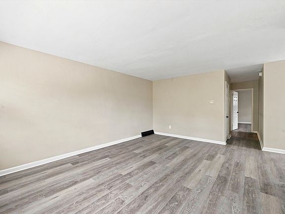 2nd image of 418 W Jefferson St #1