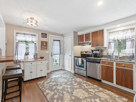 4th image of 3 Clarkdale Road