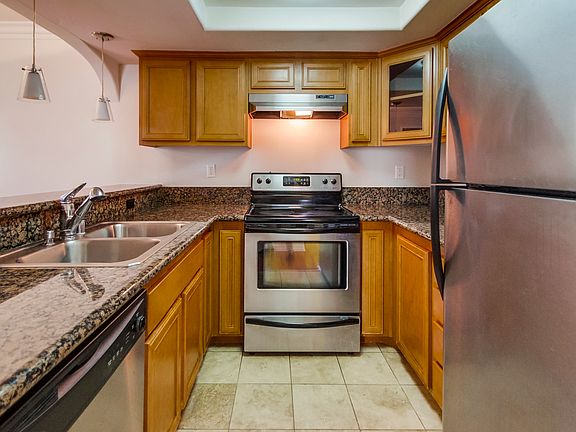 4th image of 2736 B St Unit 105