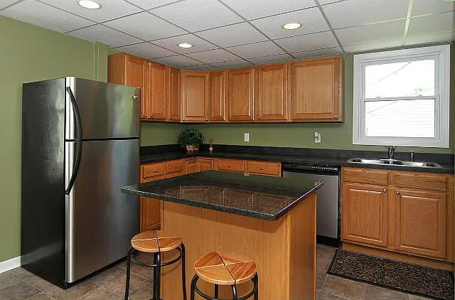 1445 Sherburne Ave — Photo 5
