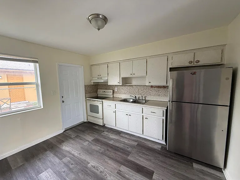 4109 SW 24th St — Photo 19