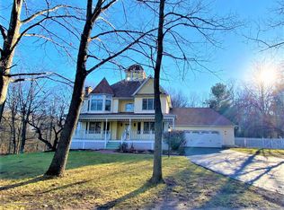 5225 Delta River Dr, Lansing, MI 48906