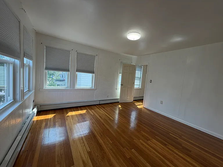 72 Emerald St #2 — Photo 10